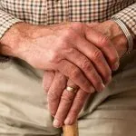 Assistenza domiciliare per gli anziani: tutti i vantaggi