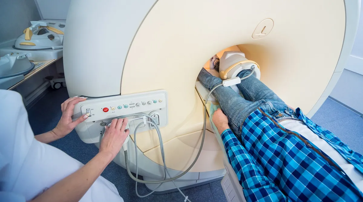 Risonanza magnetica aperta: quando farla e differenze con quella chiusa