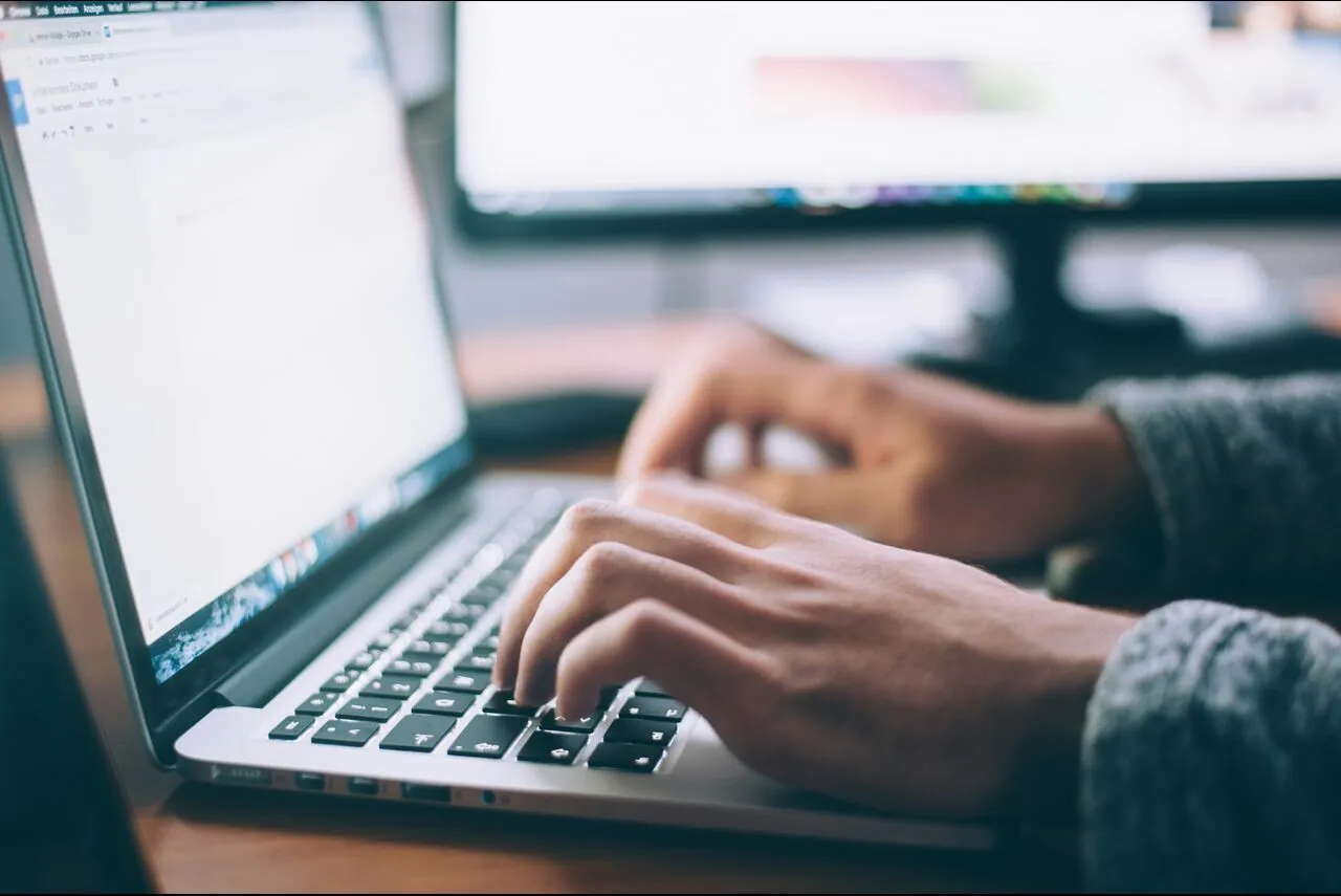 Comunicare con successo online: come utilizzare al meglio i tuoi canali social