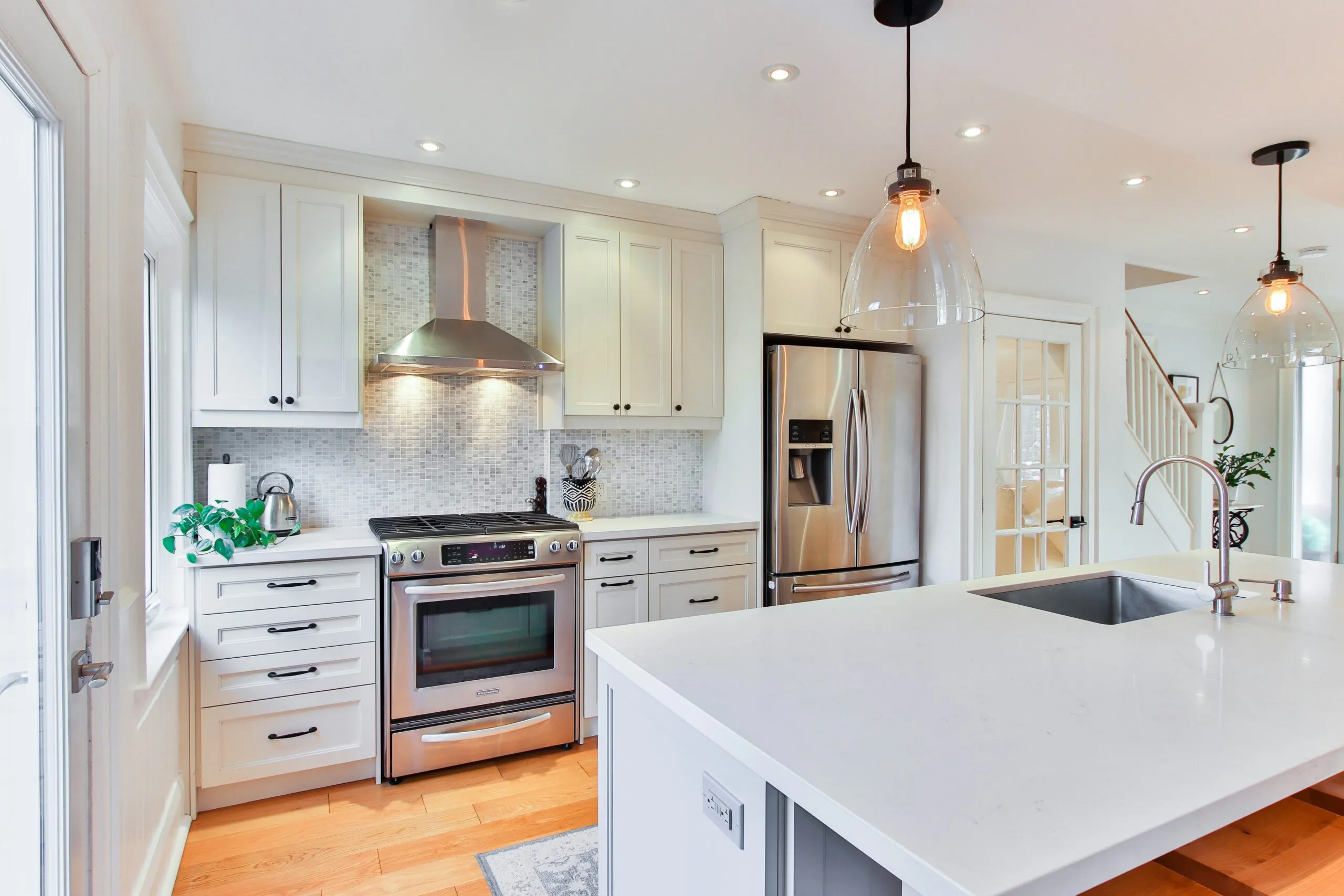 Eleganza essenziale: il fascino delle cucine minimaliste